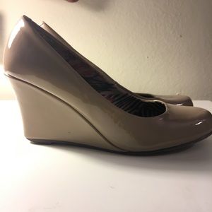 Madden girl wedges